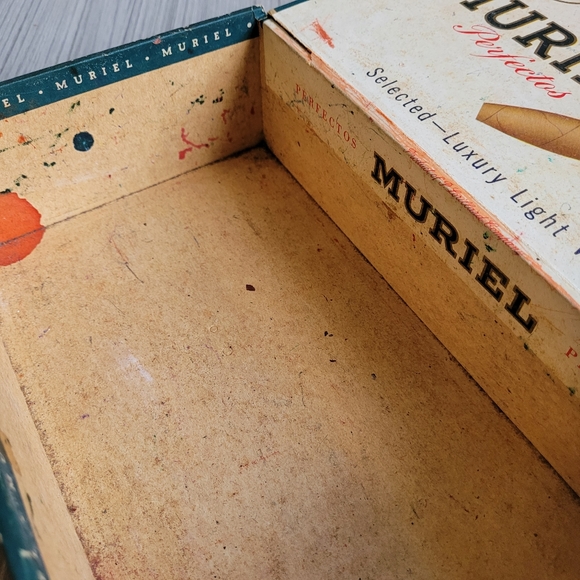 Muriel Perfectos Cigar Box - Havana-Mild - Product of P. Lorillard Company - Picture 10 of 16
